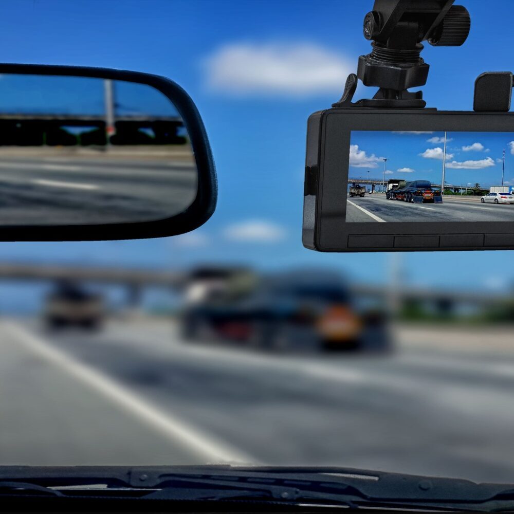 AVS-Dashcam-min-1-1280x1000